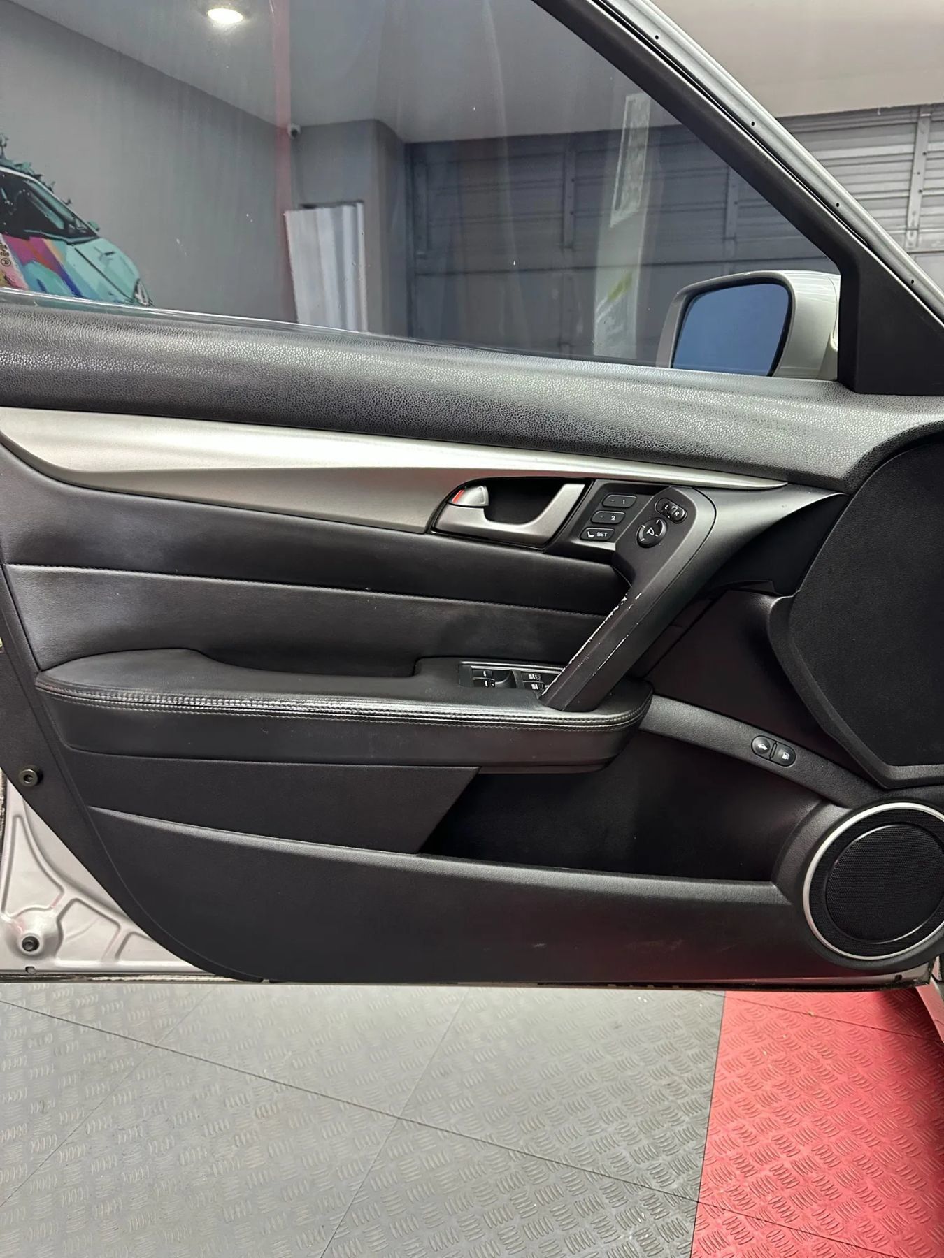 Used 2011 Acura TL w/ Technology Package FWD image 9