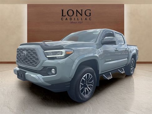 Used 2022 Toyota Tacoma TRD Off-Road image 1
