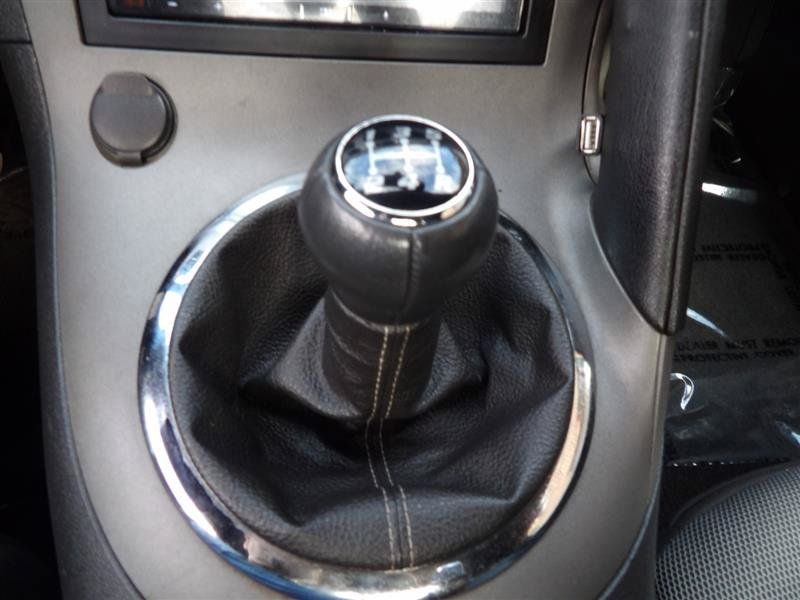 Used 2009 Pontiac Solstice Convertible RWD image 15