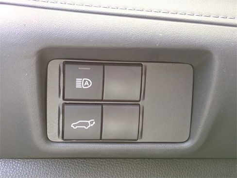 Used 2022 Toyota Highlander XLE image 25