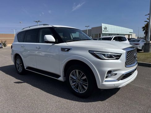 Used 2024 INFINITI QX80 Luxe image 3