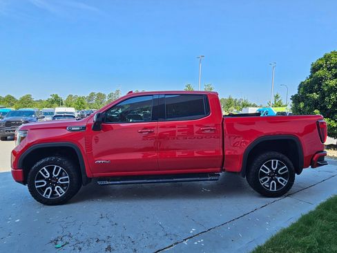 Used 2021 GMC Sierra 1500 AT4 w/ AT4 Value Package AWD/4WD image 4