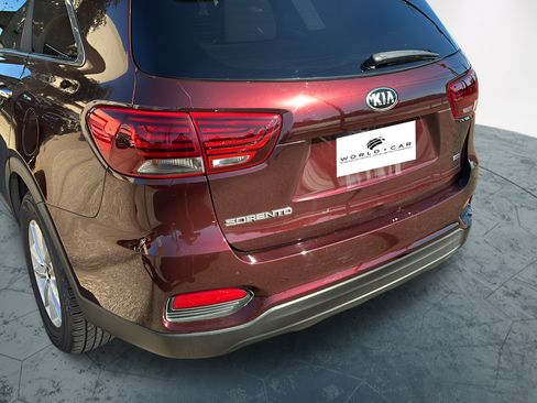 Used 2019 Kia Sorento FWD image 35