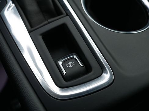 Used 2024 Chevrolet Equinox LT w/ LPO, Floor Liner Package image 31