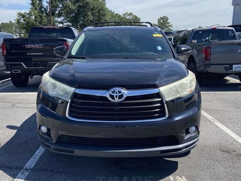Used 2016 Toyota Highlander XLE AWD/4WD image 2