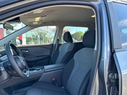 Used 2023 Nissan Rogue SV AWD/4WD image 12