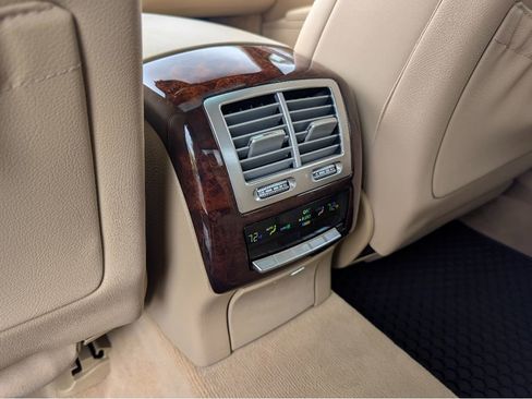 Used 2010 Mercedes-Benz S 550 4MATIC image 16