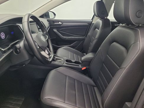 Used 2024 Volkswagen Jetta SE image 17