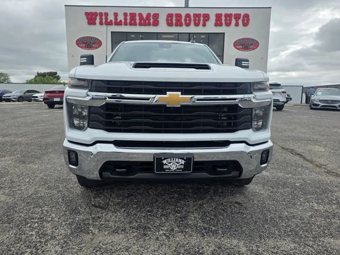 Used 2024 Chevrolet Silverado 2500 LT w/ Safety Package AWD/4WD image 2