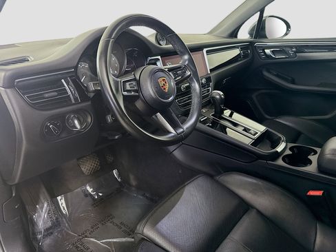 Used 2024 Porsche Macan image 23