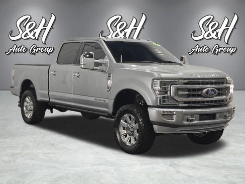 Used 2020 Ford F350 Platinum w/ FX4 Off-Road Package AWD/4WD image 2