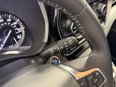 Used 2021 Toyota Highlander XLE image 18