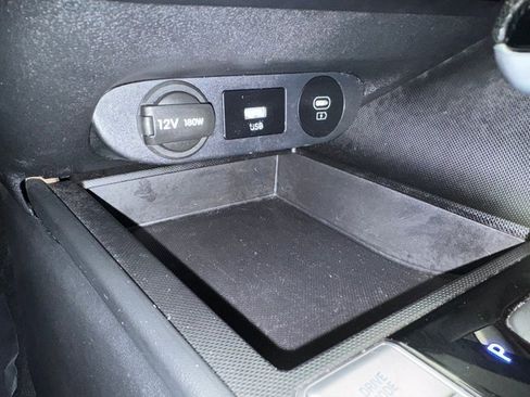 Used 2024 Hyundai Elantra SEL image 18