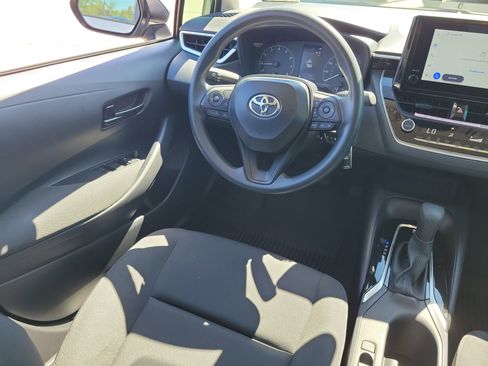Used 2025 Toyota Corolla LE image 16