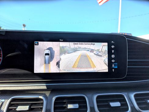 Used 2023 Mercedes-Benz GLS 450 4MATIC image 24