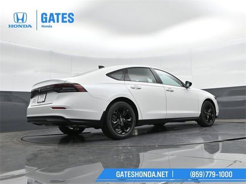 New 2025 Honda Accord SE image 30