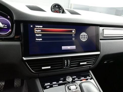 Used 2022 Porsche Cayenne Platinum Edition AWD/4WD image 10