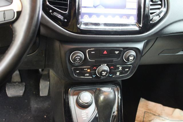 Used 2019 Jeep Compass Limited AWD/4WD image 20