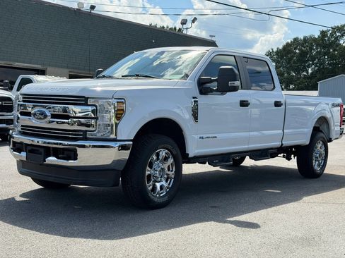 Used 2018 Ford F250 XL w/ Power Equipment Group AWD/4WD image 9