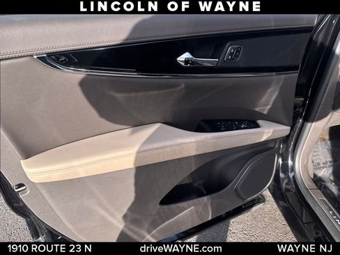 Certified 2022 Lincoln Nautilus Reserve image 13