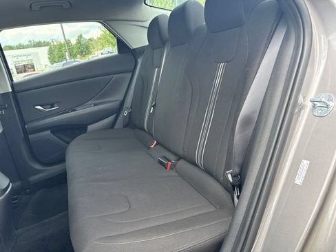 Used 2023 Hyundai Elantra SEL w/ Convenience Package FWD image 11