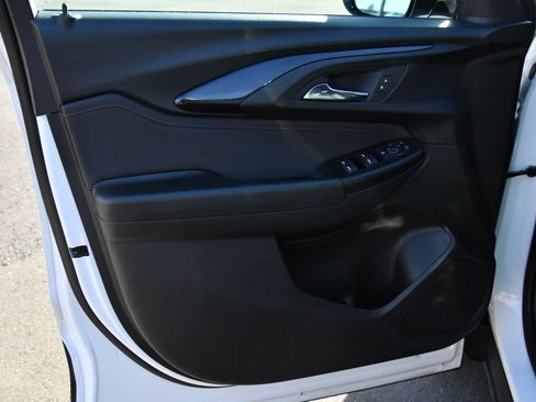 Used 2023 Chevrolet TrailBlazer RS w/ Convenience Package image 13