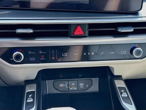 New 2026 Kia Sorento S w/ S Panoramic Sunroof Package FWD image 15