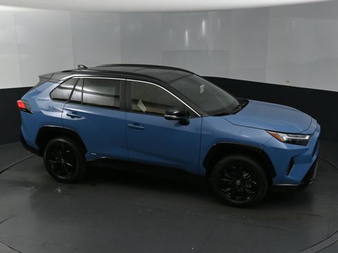 Used 2025 Toyota RAV4 XSE image 34