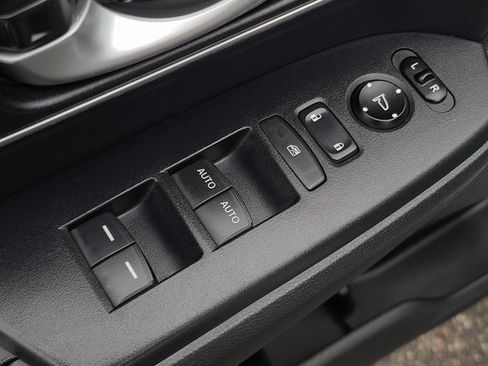 Used 2017 Honda CR-V EX-L image 11