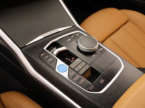 Used 2023 BMW i4 eDrive40 w/ Premium Package image 9