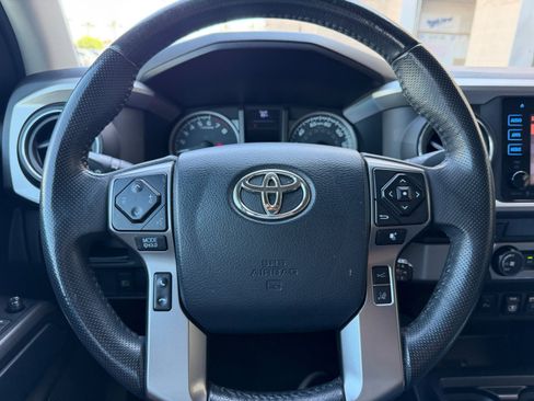 Used 2019 Toyota Tacoma SR5 RWD image 9