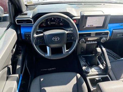 Used 2025 Toyota Tacoma TRD Off-Road AWD/4WD image 18