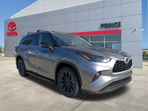 New 2026 Toyota Highlander XLE AWD/4WD image 2