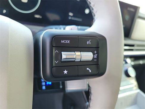 Used 2025 Hyundai Santa Fe Calligraphy image 22