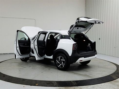 New 2026 Nissan Kicks SV w/ SV Premium Package image 13