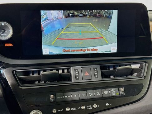 New 2025 Lexus ES 350 w/ Premium Package image 13