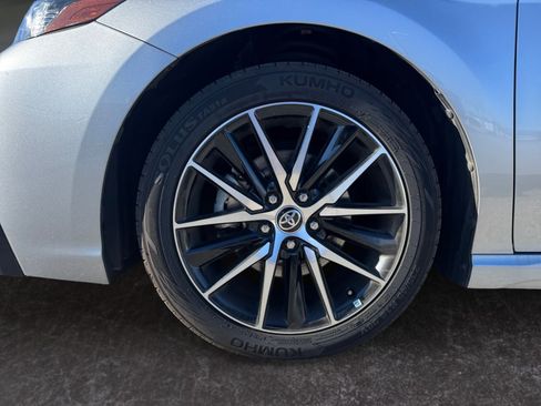 Used 2022 Toyota Camry SE image 9