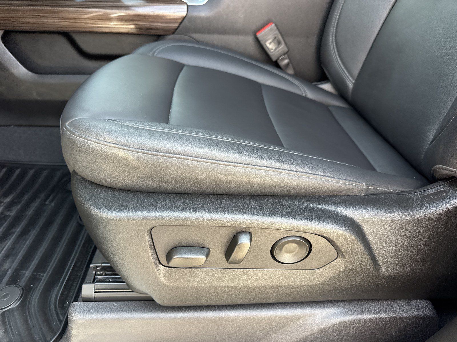 Used 2025 Chevrolet Silverado 2500 LT w/ Trail Boss Package AWD/4WD image 12