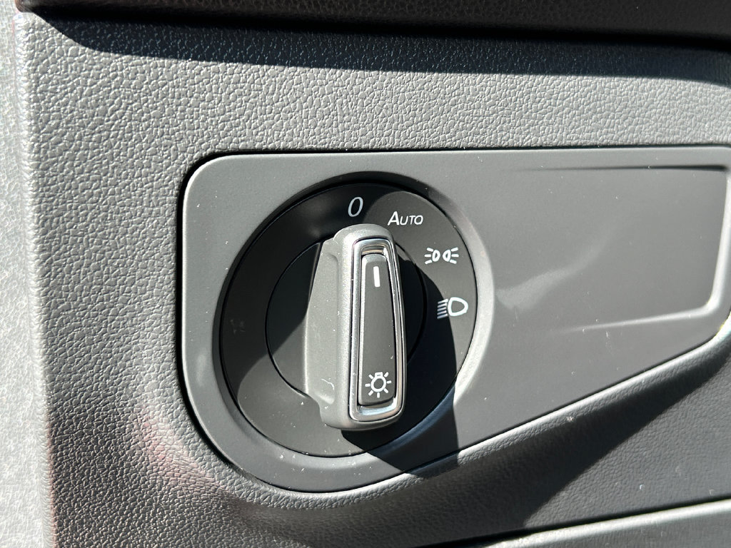 Used 2024 Volkswagen Tiguan SE R-Line AWD/4WD image 23
