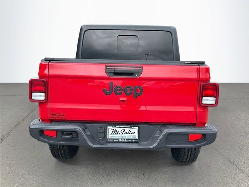 Used 2021 Jeep Gladiator Sport AWD/4WD image 5
