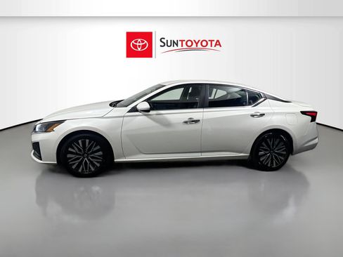 Used 2023 Nissan Altima 2.5 SV FWD image 7