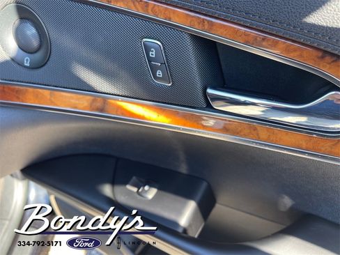 Used 2019 Lincoln Nautilus Reserve image 19