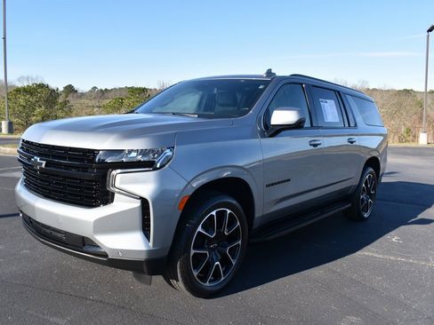 Certified 2024 Chevrolet Suburban RST w/ Luxury Package image 2