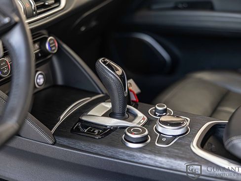 Used 2022 Alfa Romeo Stelvio Sprint image 23