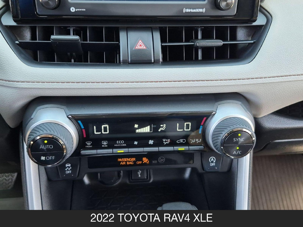 Used 2022 Toyota RAV4 XLE AWD/4WD image 22