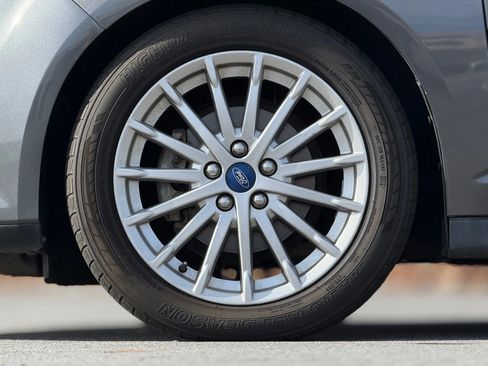 Used 2015 Ford C-MAX SE image 28