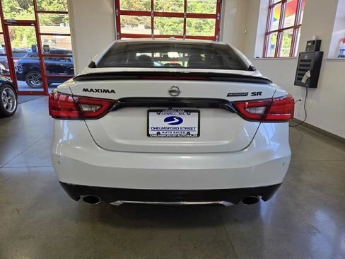 Used 2018 Nissan Maxima SR w/ Midnight Edition FWD image 6