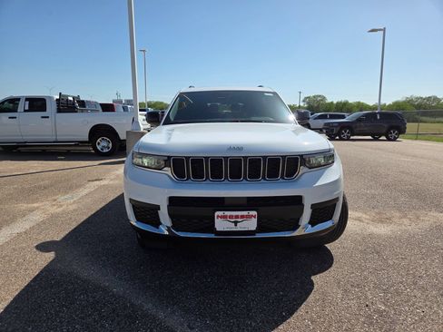 New 2026 Jeep Grand Cherokee L Laredo RWD image 2