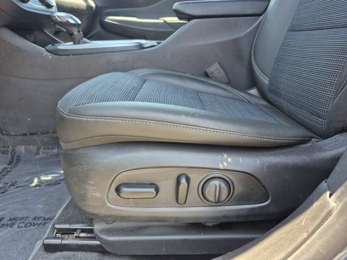 Used 2025 Buick Envista Preferred w/ Convenience I Package FWD image 18