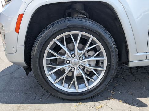 Used 2022 Jeep Grand Cherokee Summit w/ Adv Protech Group IV AWD/4WD image 37